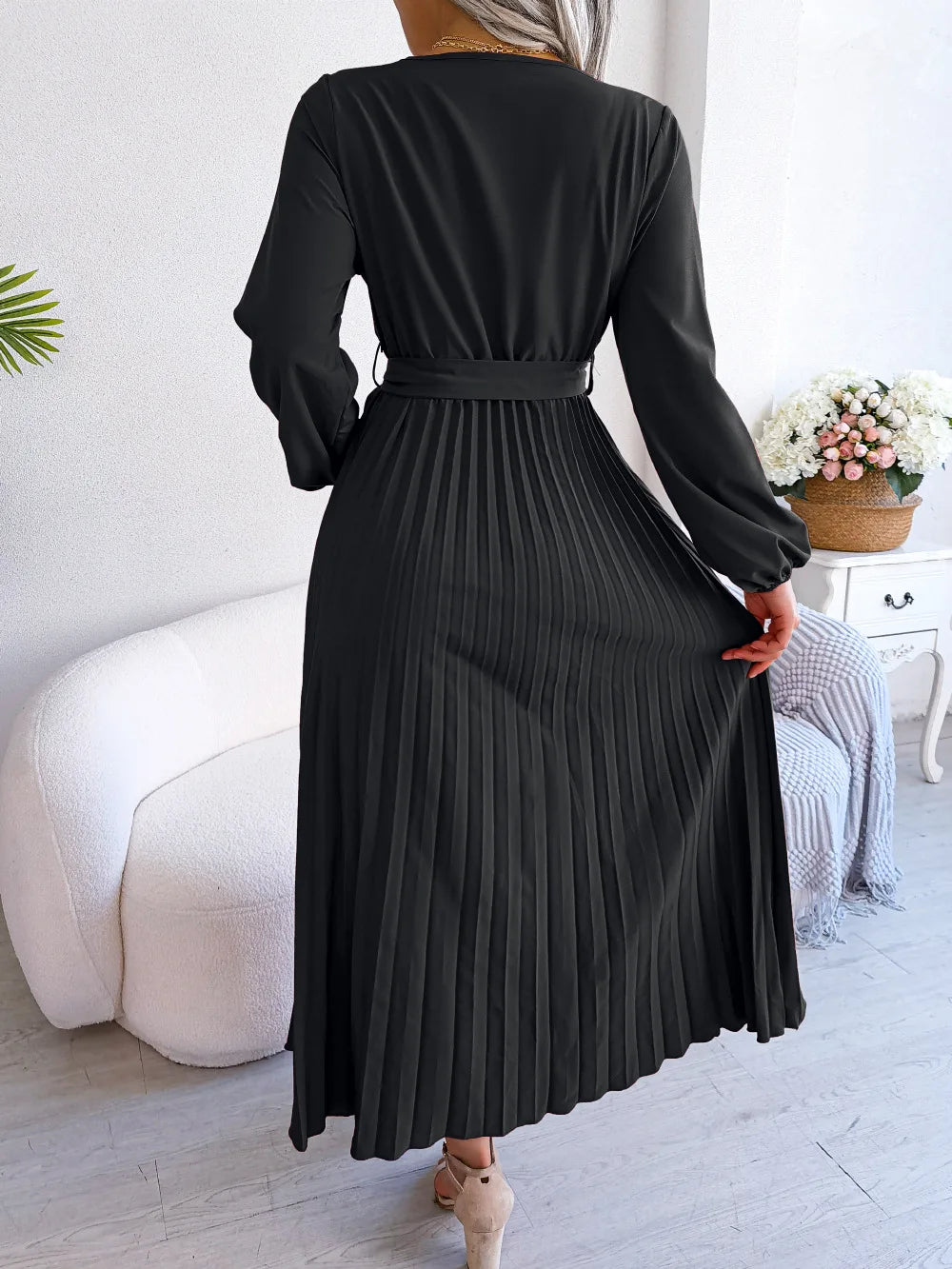 Women’s Elegant V-Neck Pleated Maxi Dress